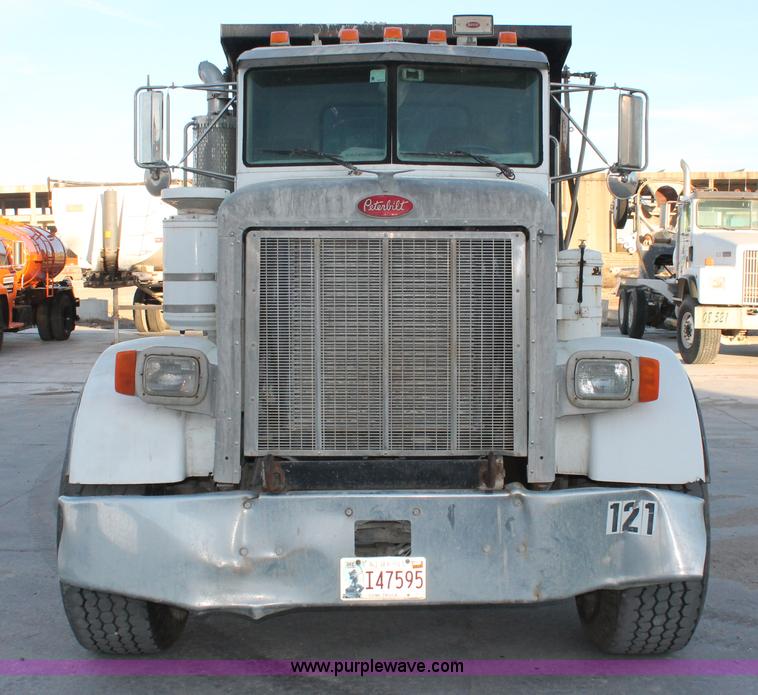 image for item H8419 1992 Peterbilt 357 dump truck
