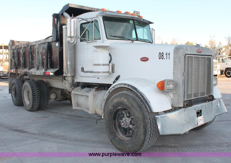 image for item H8419 1992 Peterbilt 357 dump truck