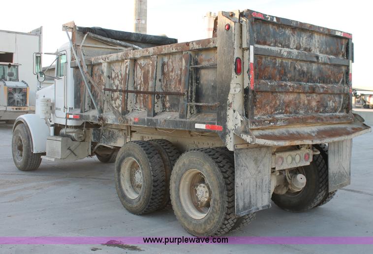 image for item H8419 1992 Peterbilt 357 dump truck