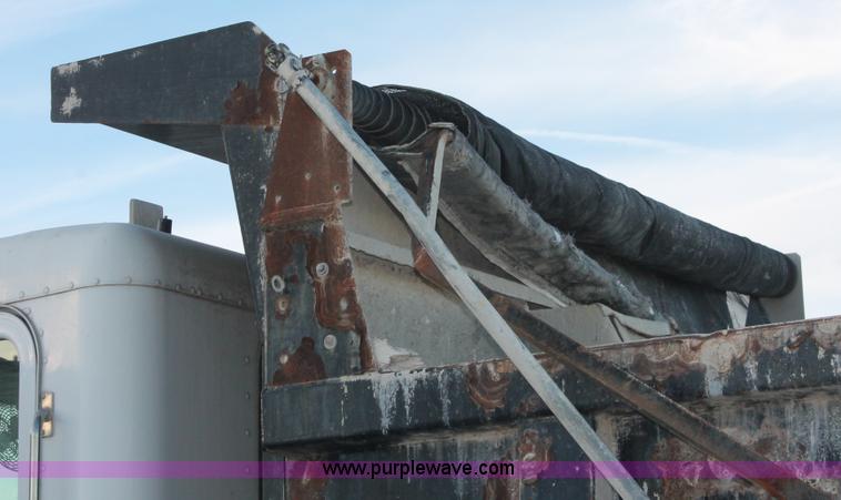 image for item H8419 1992 Peterbilt 357 dump truck