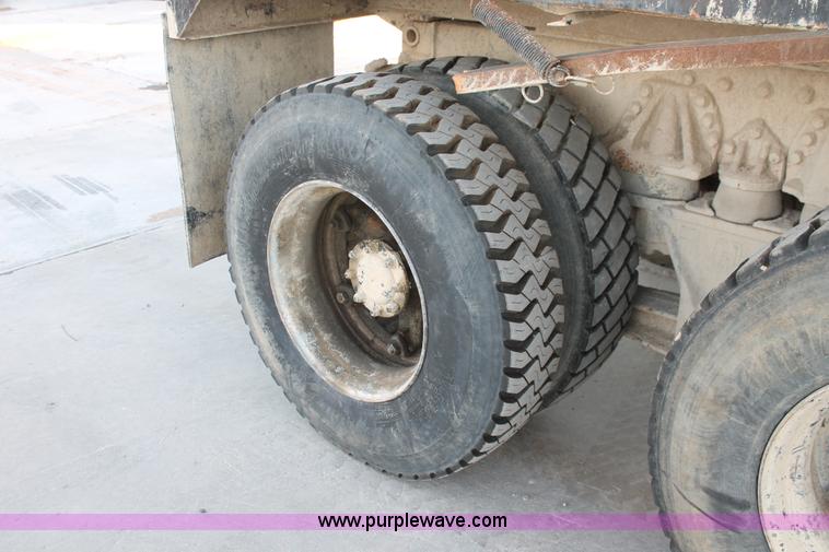 image for item H8419 1992 Peterbilt 357 dump truck