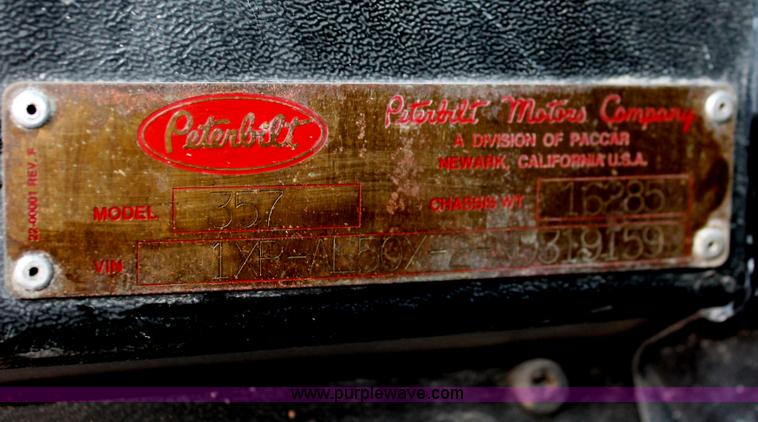 image for item H8419 1992 Peterbilt 357 dump truck