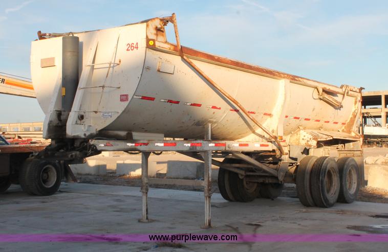 image for item H8420 1998 Travis barrel end dump trailer