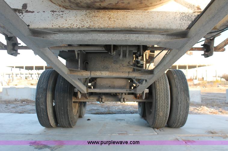 image for item H8420 1998 Travis barrel end dump trailer