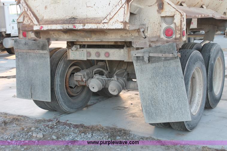 image for item H8420 1998 Travis barrel end dump trailer