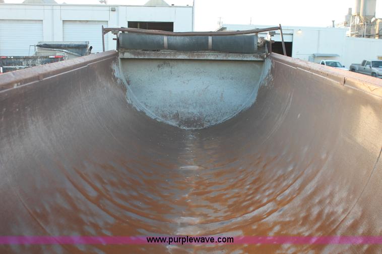 image for item H8420 1998 Travis barrel end dump trailer