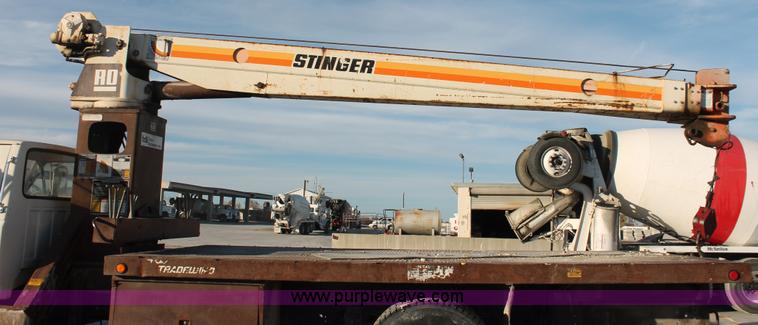 image for item H8421 1982 Ford 8000 crane truck