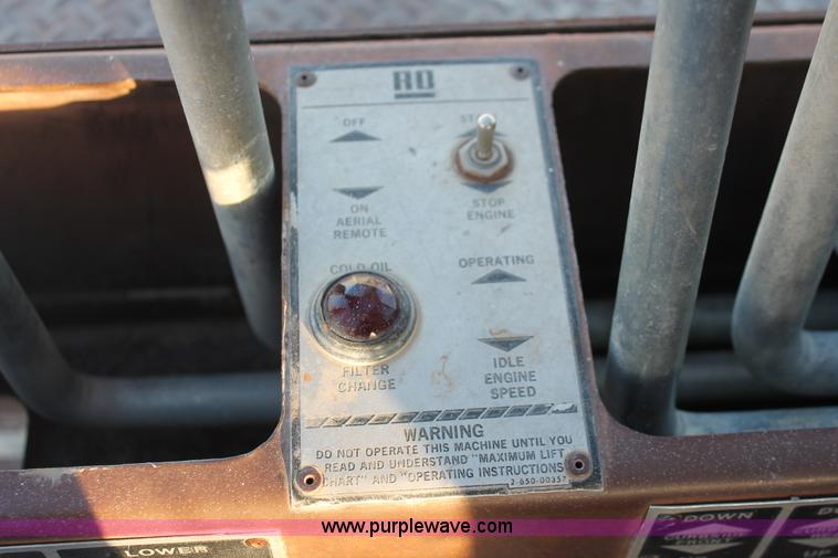 image for item H8421 1982 Ford 8000 crane truck