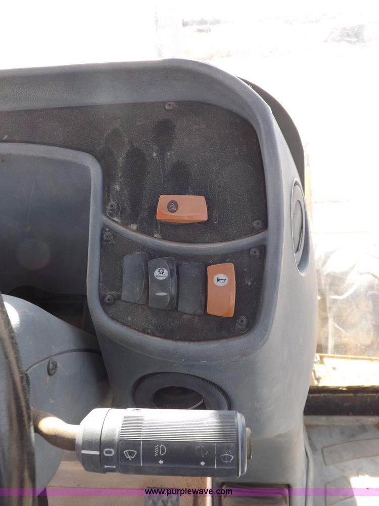 image for item I8256 2006 Caterpillar 420D backhoe