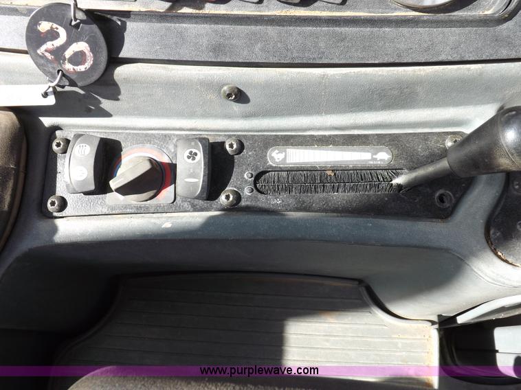 image for item I8256 2006 Caterpillar 420D backhoe