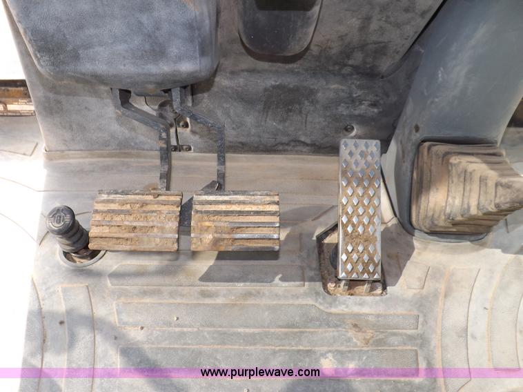 image for item I8256 2006 Caterpillar 420D backhoe