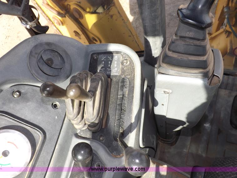 image for item I8256 2006 Caterpillar 420D backhoe