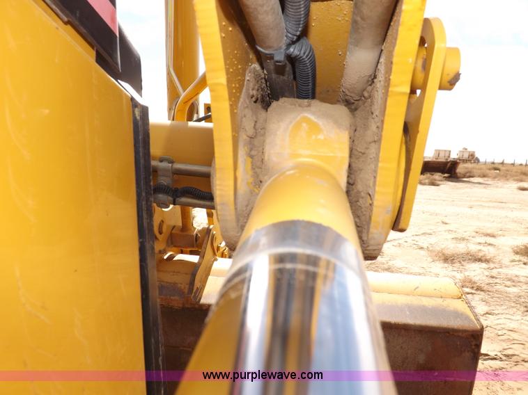 image for item I8256 2006 Caterpillar 420D backhoe
