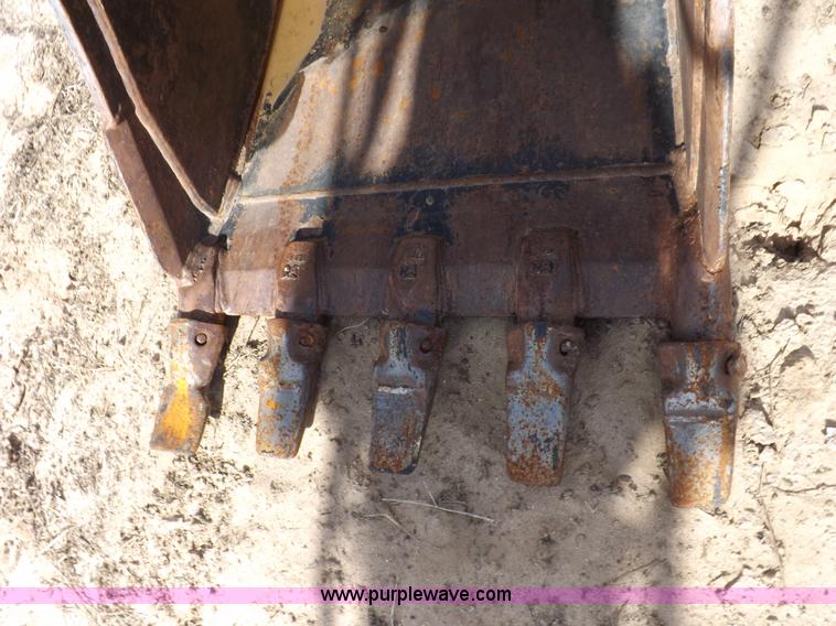 image for item I8256 2006 Caterpillar 420D backhoe