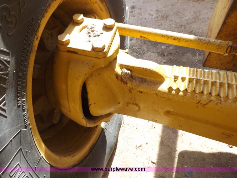 image for item I8256 2006 Caterpillar 420D backhoe