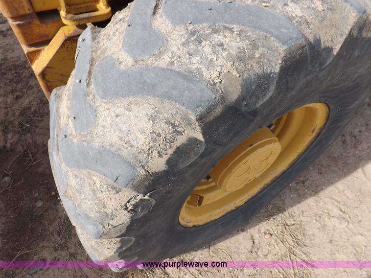 image for item I8256 2006 Caterpillar 420D backhoe