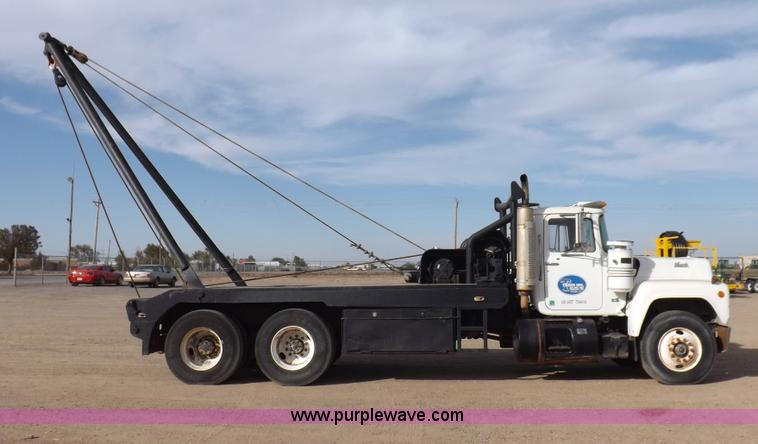 image for item I8329 1986 Mack R688ST oilfield winch truck