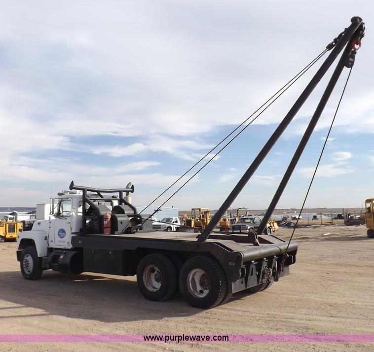 image for item I8329 1986 Mack R688ST oilfield winch truck