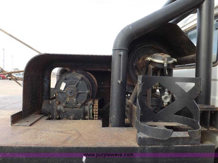 image for item I8329 1986 Mack R688ST oilfield winch truck