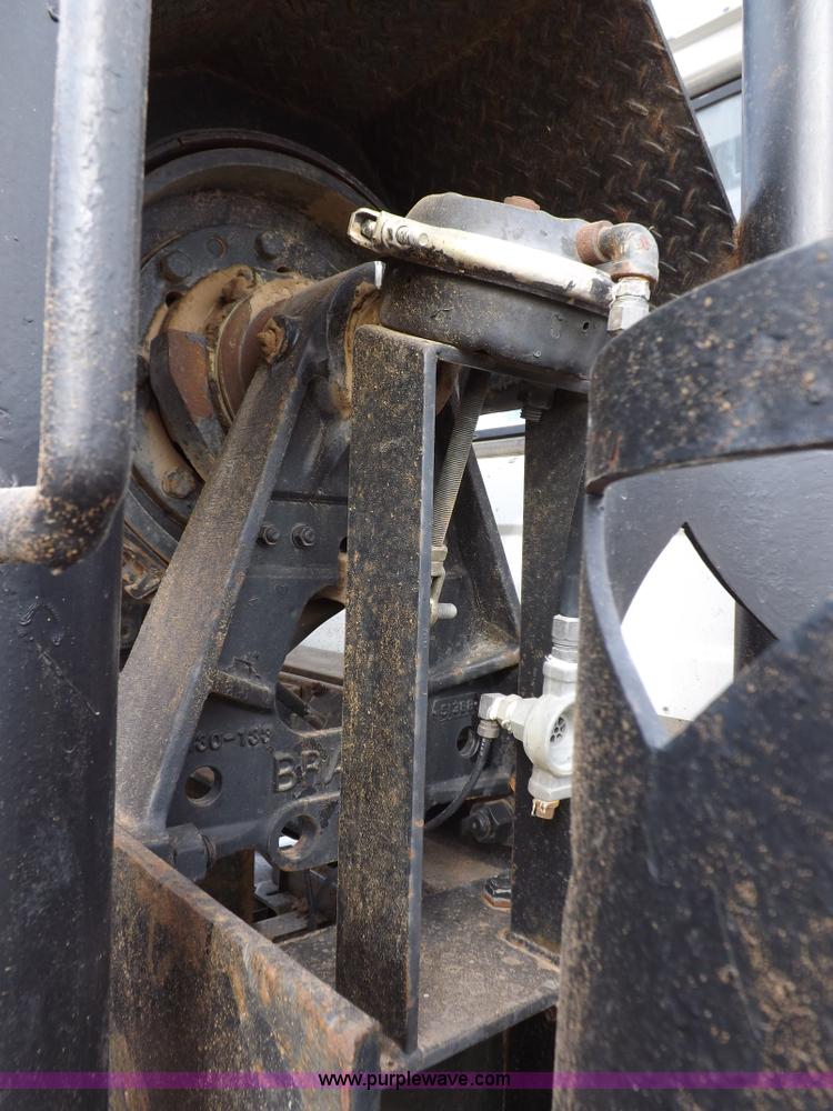 image for item I8329 1986 Mack R688ST oilfield winch truck