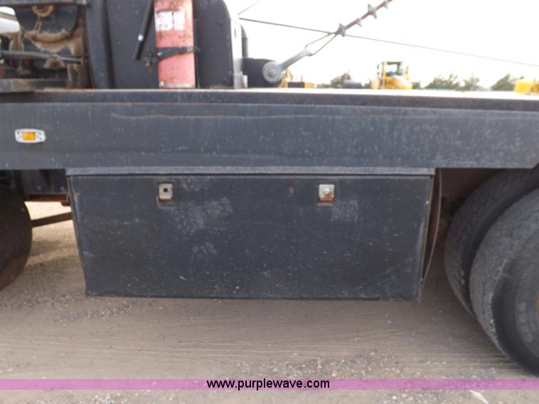 image for item I8329 1986 Mack R688ST oilfield winch truck