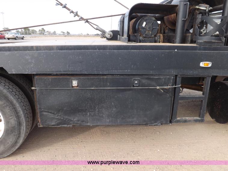 image for item I8329 1986 Mack R688ST oilfield winch truck