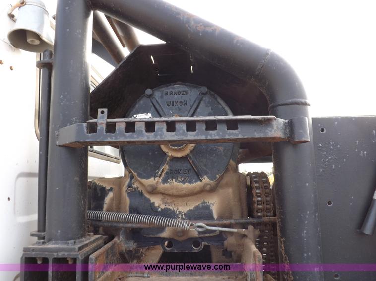 image for item I8329 1986 Mack R688ST oilfield winch truck