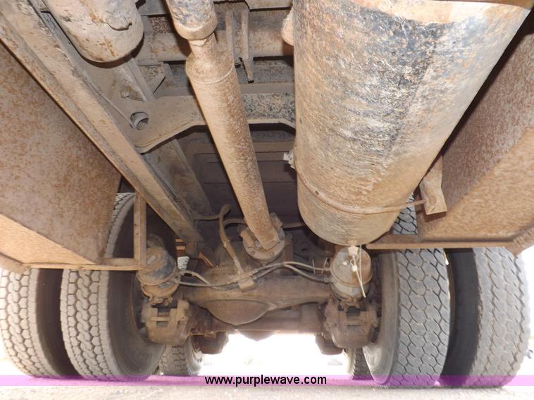 image for item I8329 1986 Mack R688ST oilfield winch truck