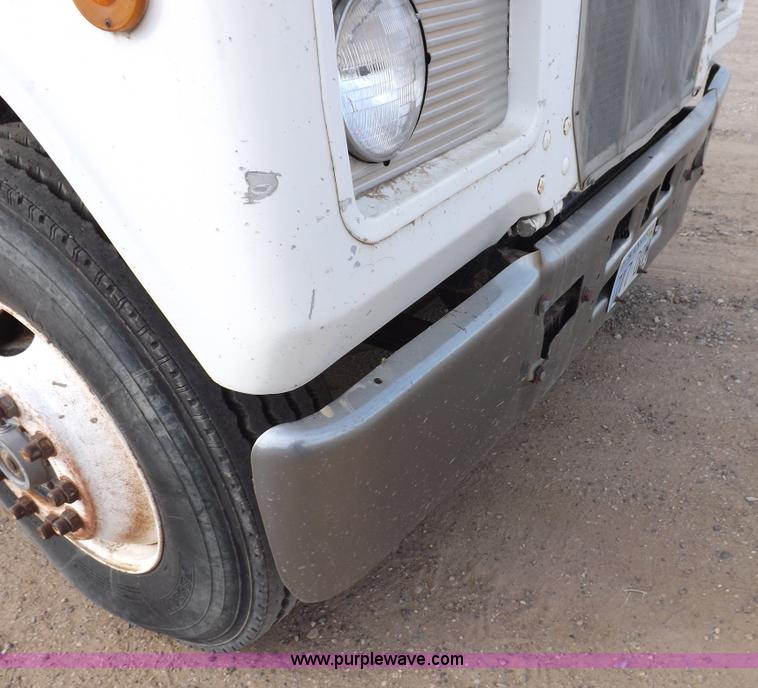 image for item I8329 1986 Mack R688ST oilfield winch truck