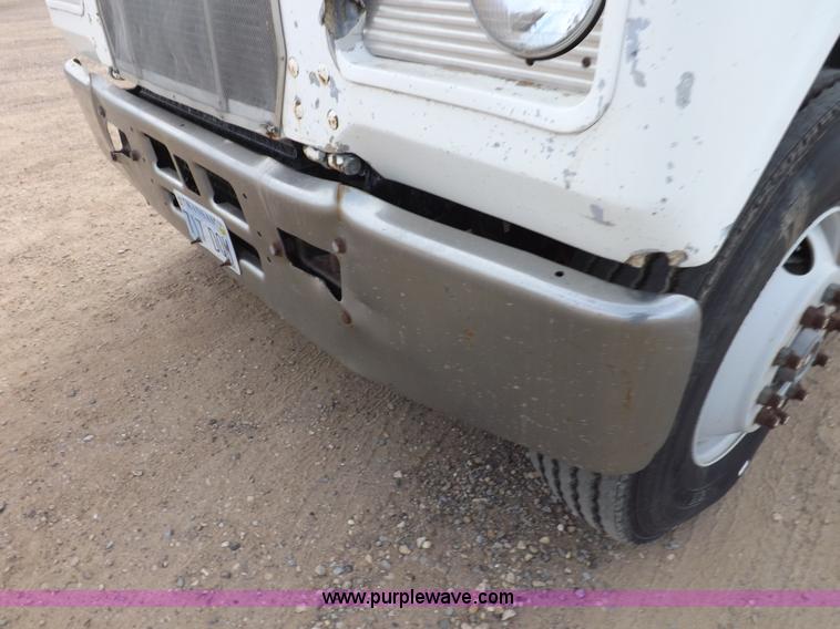 image for item I8329 1986 Mack R688ST oilfield winch truck