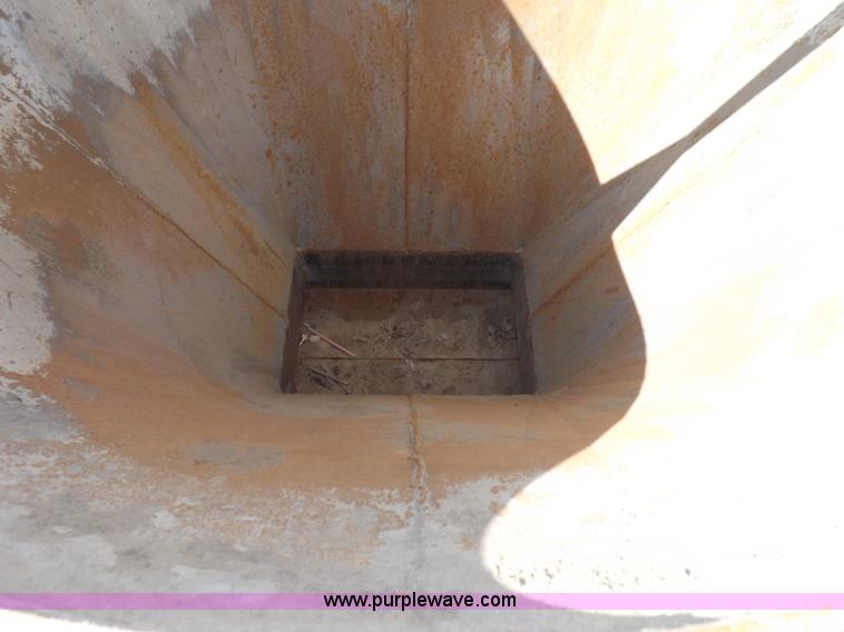 image for item I8394 Gar Bro concrete bucket
