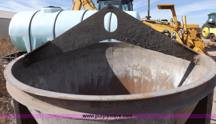 image for item I8394 Gar Bro concrete bucket