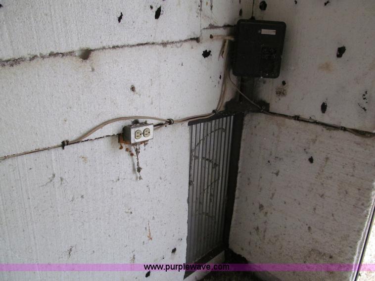 image for item AR9095 Foam insulated metal shed