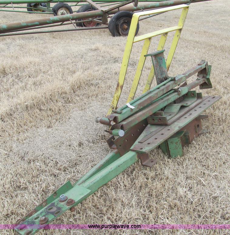 Farmhand F258 loader mounting brackets in Nickerson, KS Item AR9098