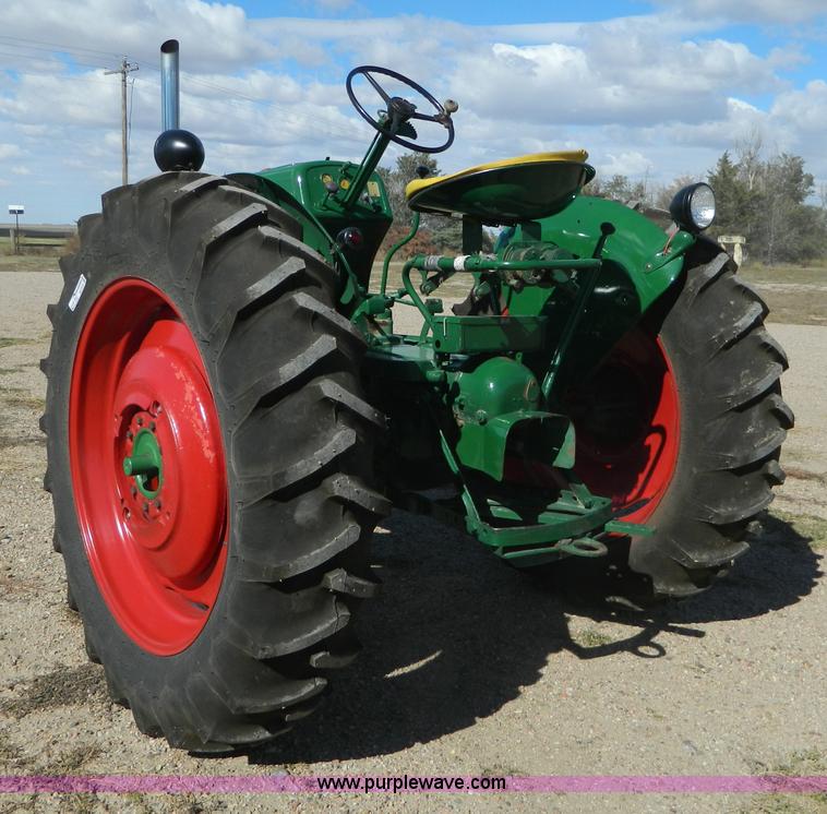 image for item AZ9107 1951 Oliver 66 row crop tractor