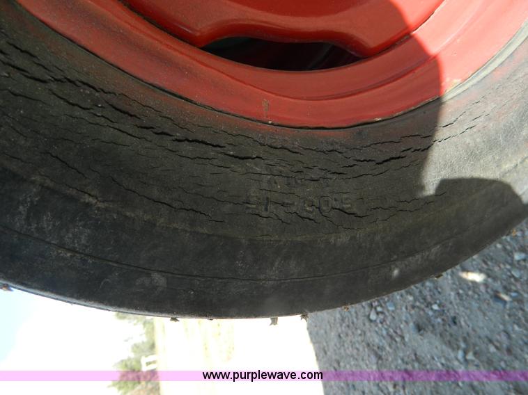 image for item AZ9107 1951 Oliver 66 row crop tractor