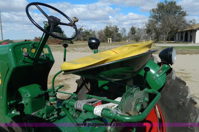 image for item AZ9107 1951 Oliver 66 row crop tractor