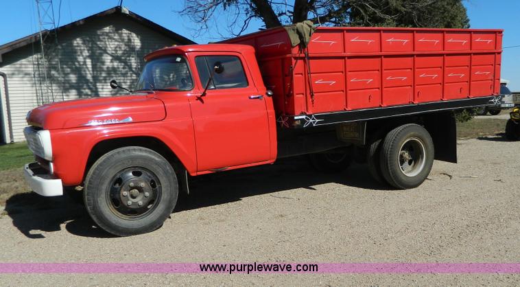 image for item AZ9110 1958 Ford F600 grain truck