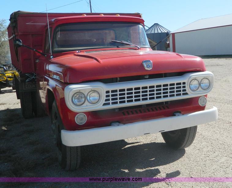 image for item AZ9110 1958 Ford F600 grain truck