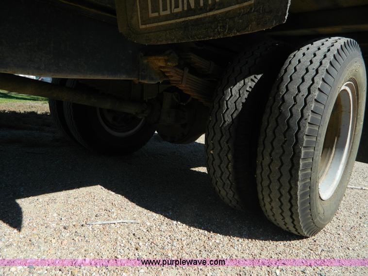 image for item AZ9110 1958 Ford F600 grain truck