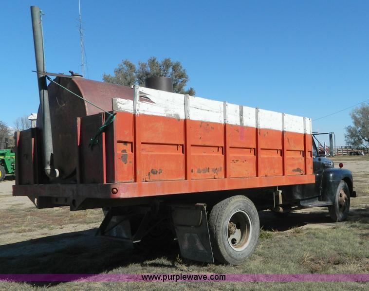 image for item AZ9111 1952 Ford grain truck
