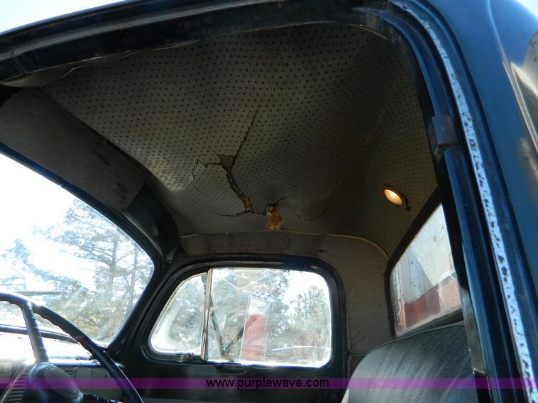 image for item AZ9111 1952 Ford grain truck