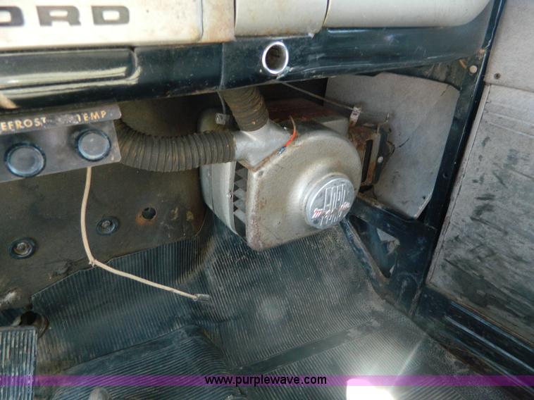 image for item AZ9111 1952 Ford grain truck