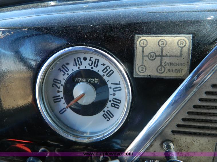 image for item AZ9111 1952 Ford grain truck