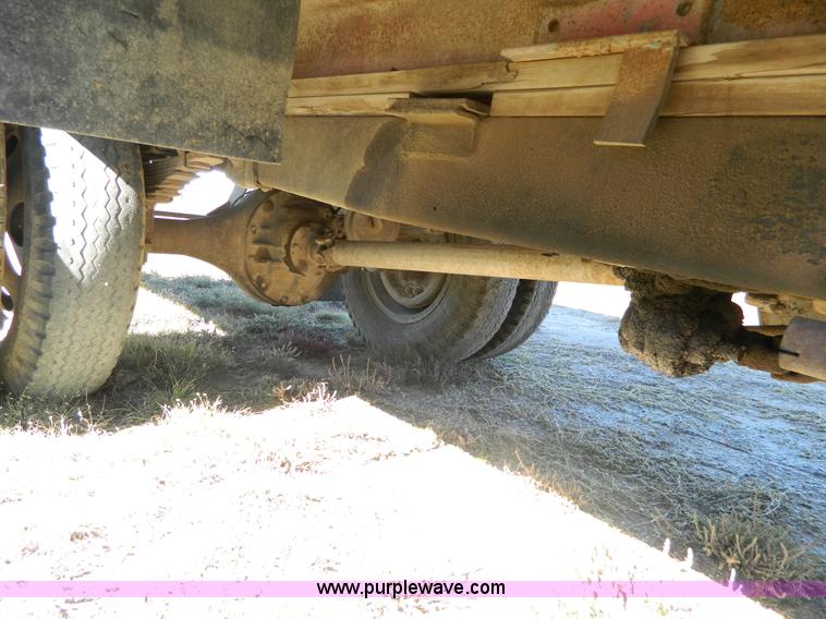 image for item AZ9111 1952 Ford grain truck