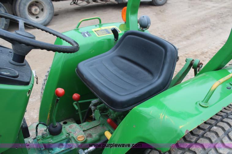 image for item C1680 1985 John Deere 750 MFWD tractor