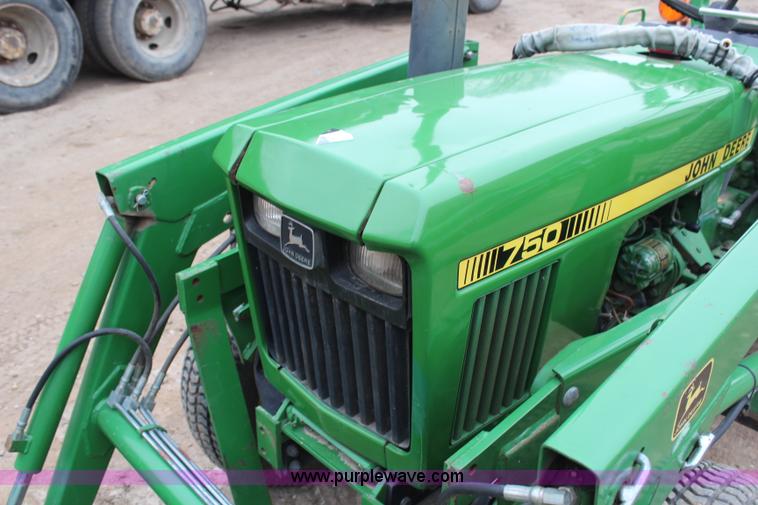 image for item C1680 1985 John Deere 750 MFWD tractor