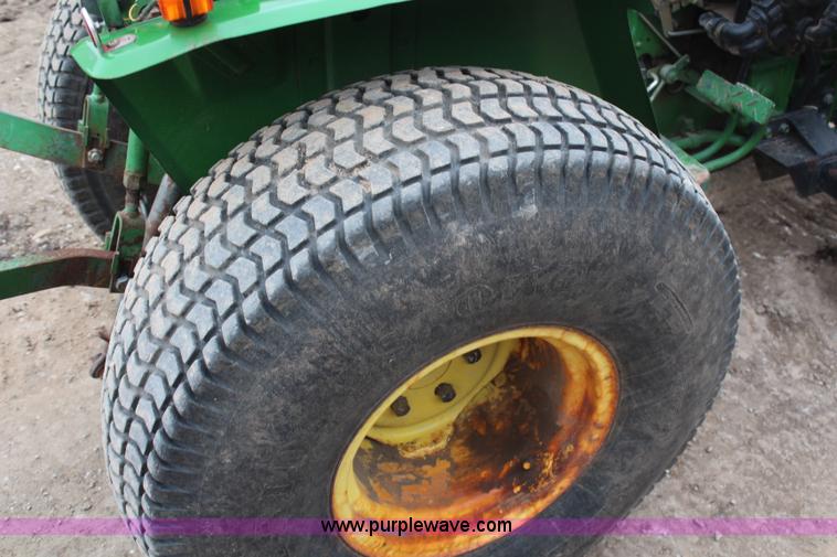 image for item C1680 1985 John Deere 750 MFWD tractor