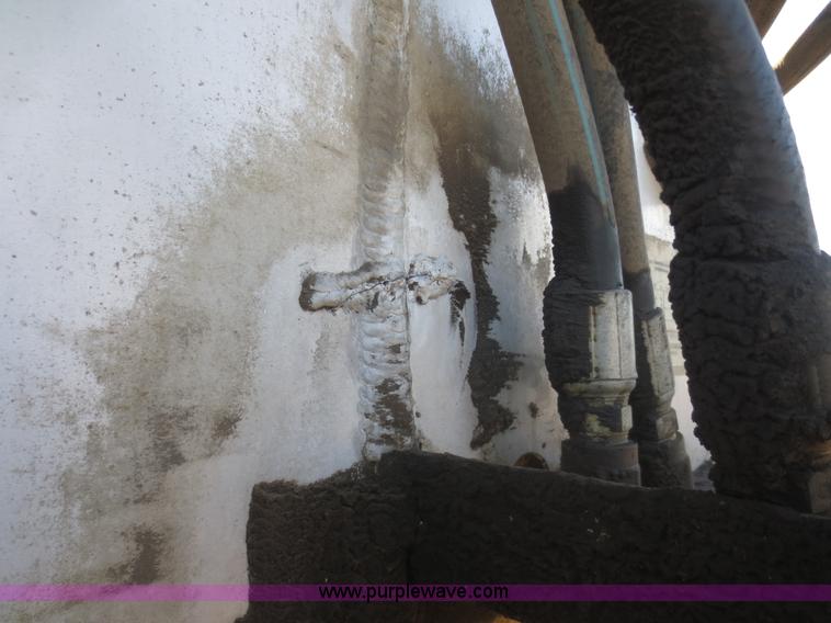 image for item F6743 2002 Warren AT-36-SER09 36' bulk feed semi trailer