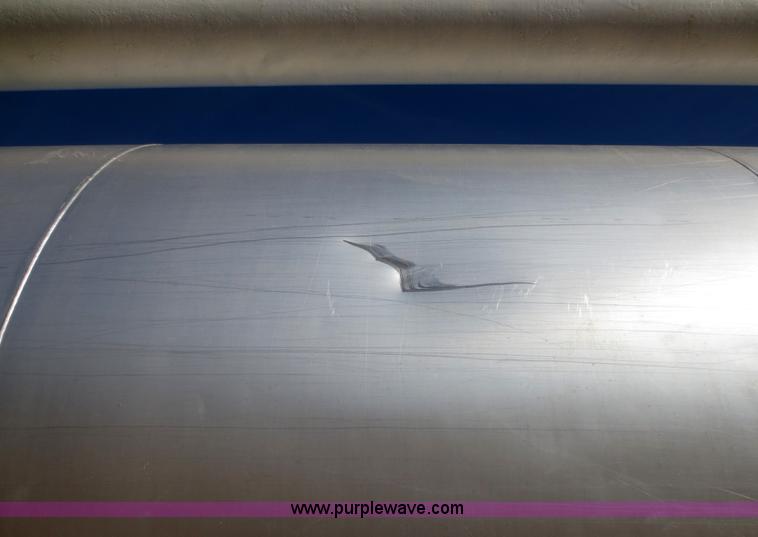 image for item F6743 2002 Warren AT-36-SER09 36' bulk feed semi trailer